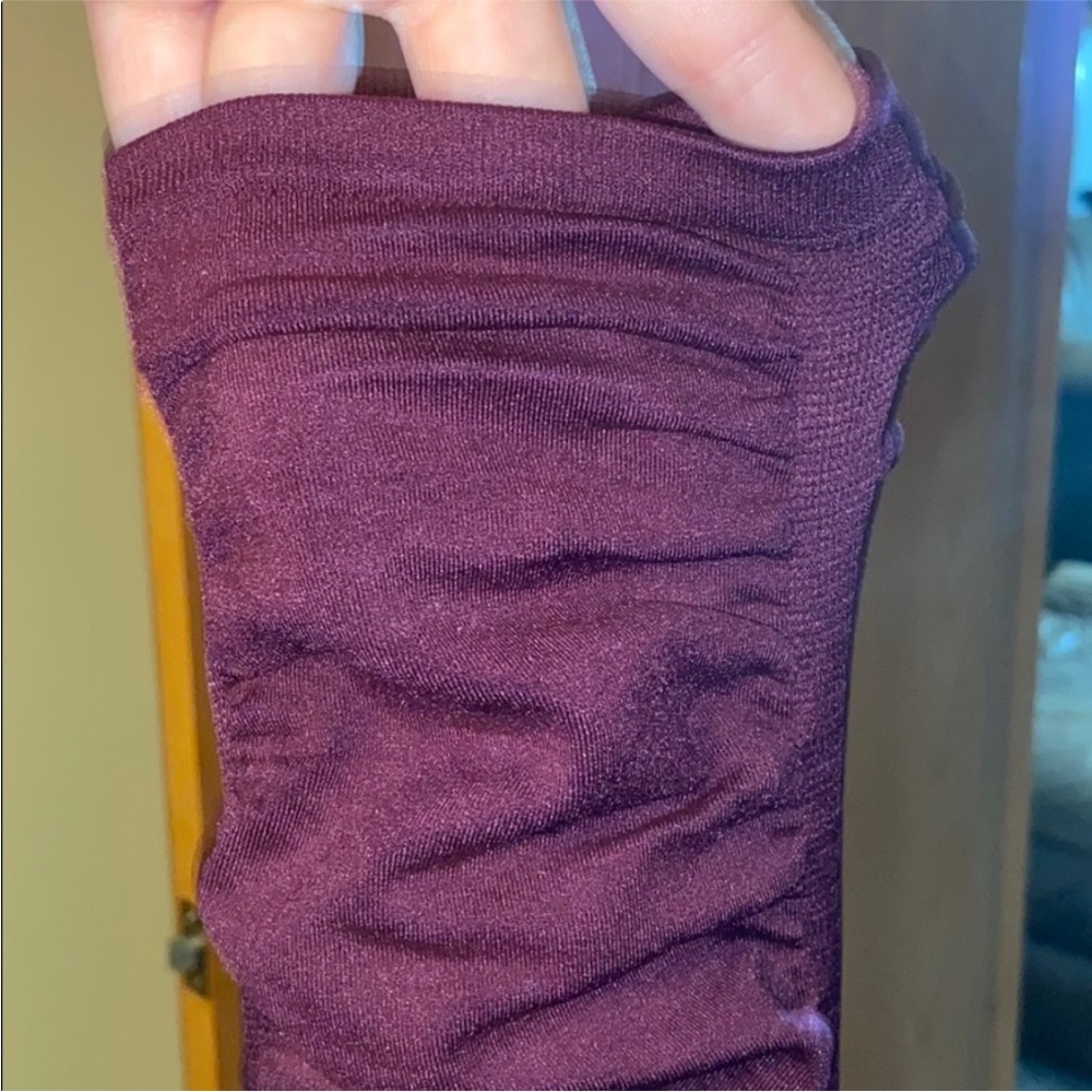 Fabletics Ruched Ankle Leggings - Picture 8 of 8